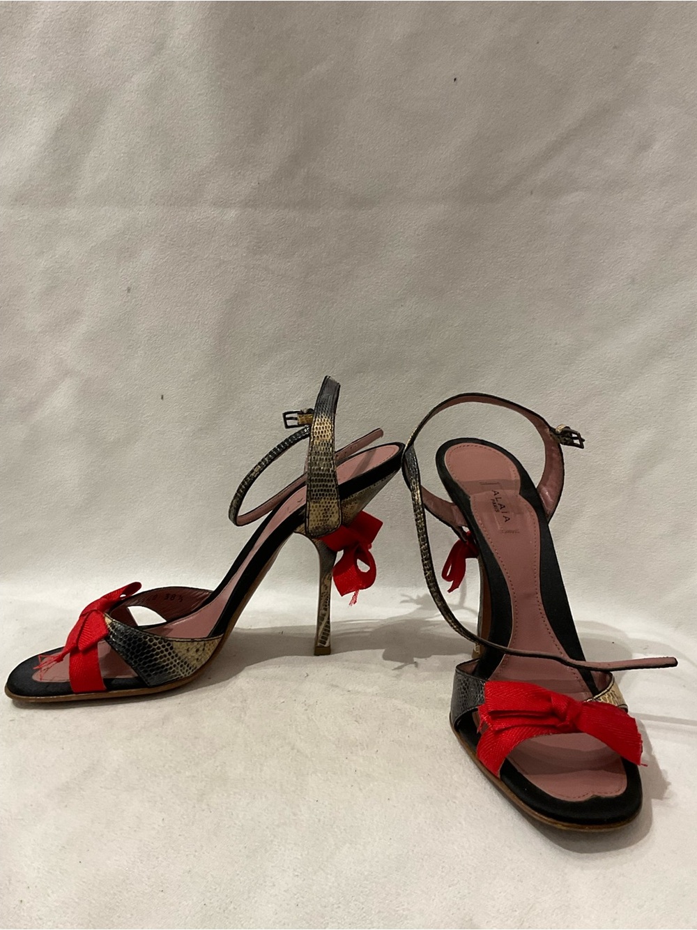 Alaia Heels - Picture 6 of 6